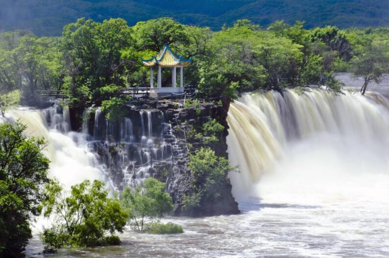 {線上娛樂}(黑龙江旅游景点大全介绍夏季)